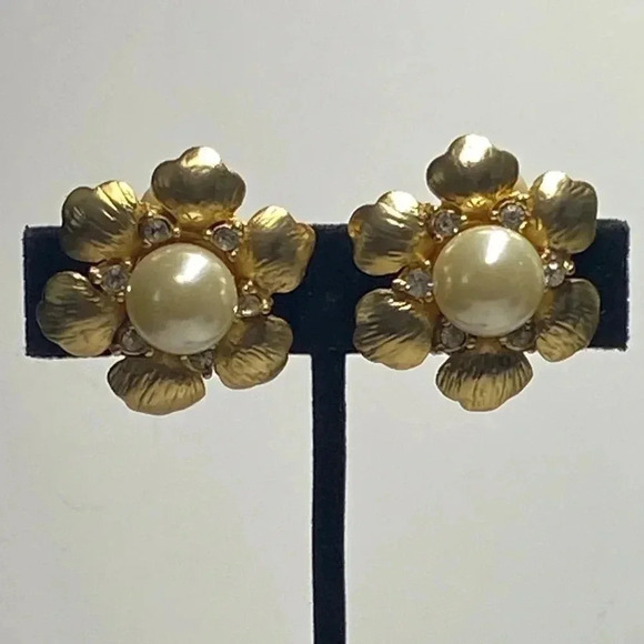 GOLD FAUX PEARL, RHINESTONE CLIP EARRINGS - Picture 3 of 11